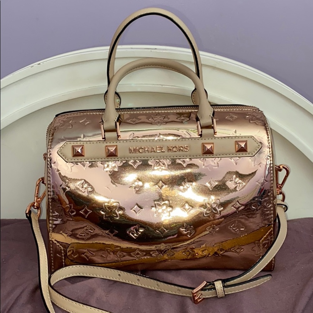 Micheal Kors Purse with matching wallet